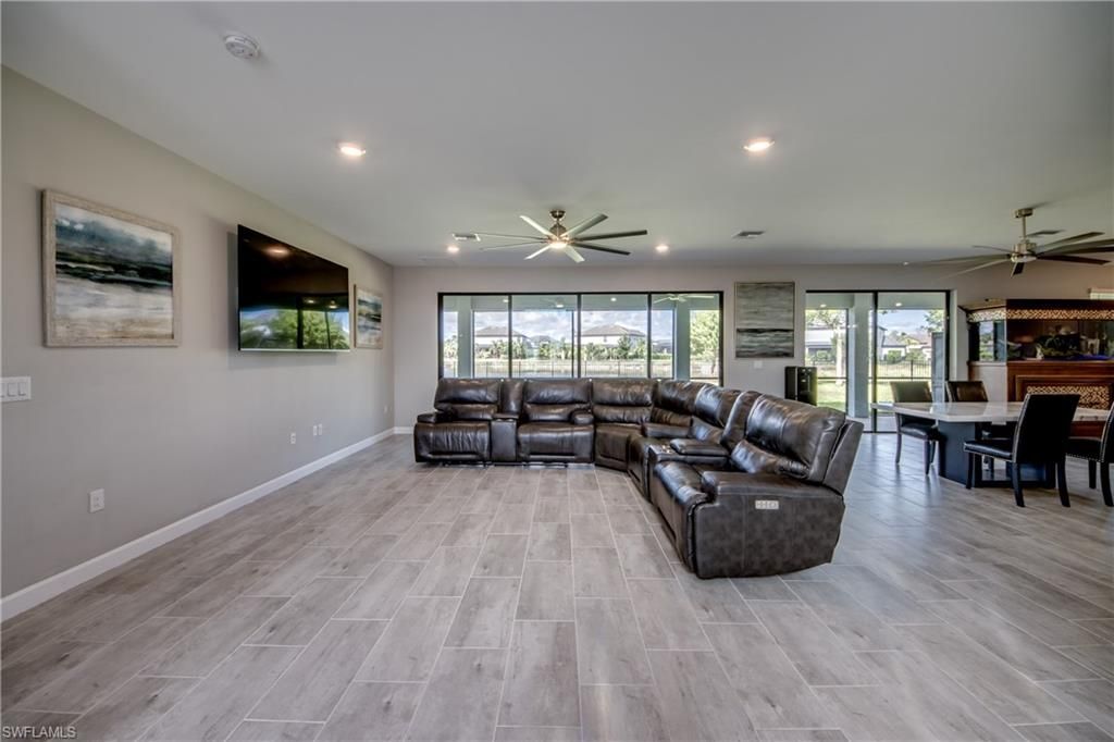 Dining room, Interior, Living room, Recessed Lighting, Wood Texture Flooring