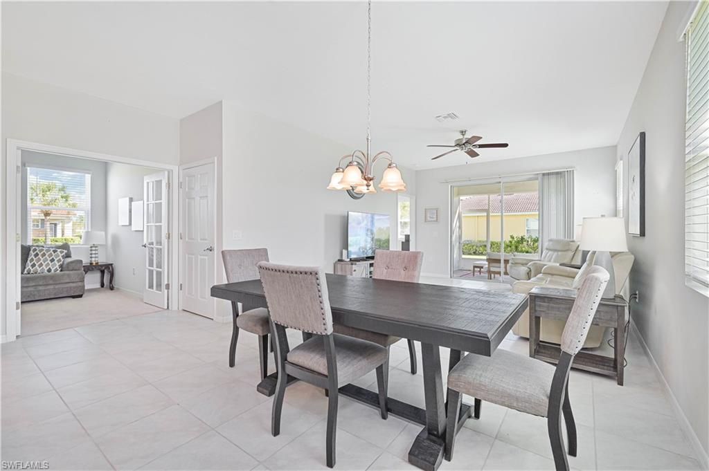 Chandelier, Dining room, Interior, Living room