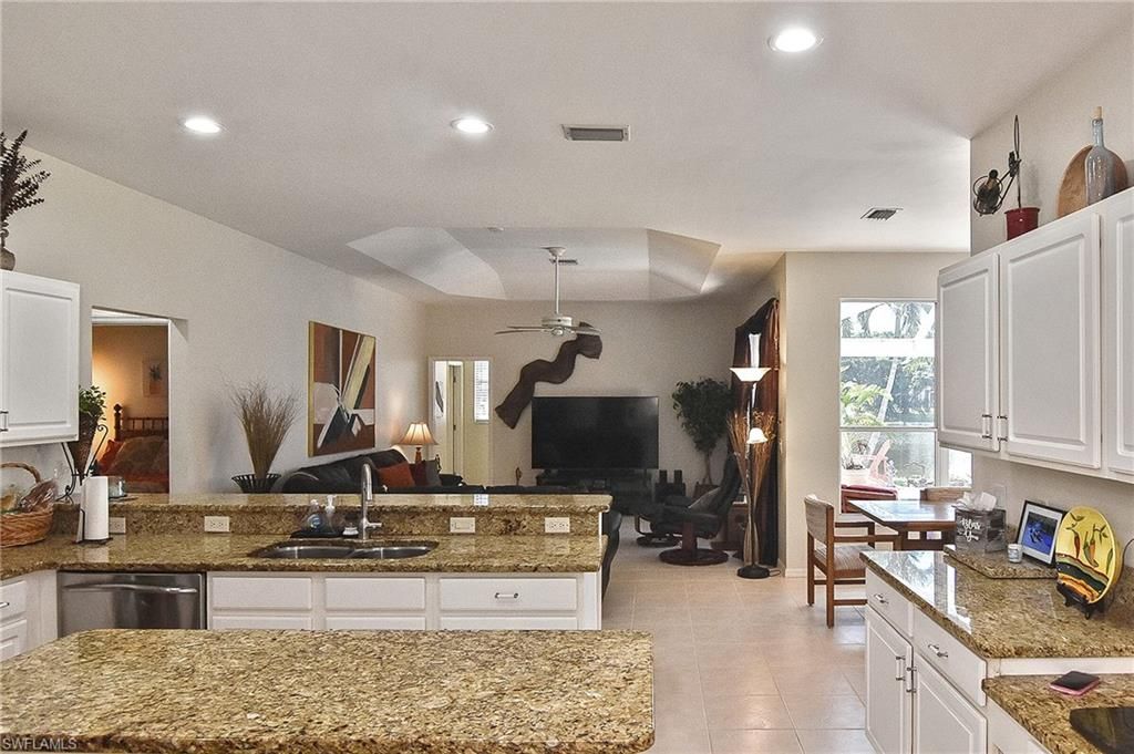 Dining room, Interior, Kitchen, Recessed Lighting