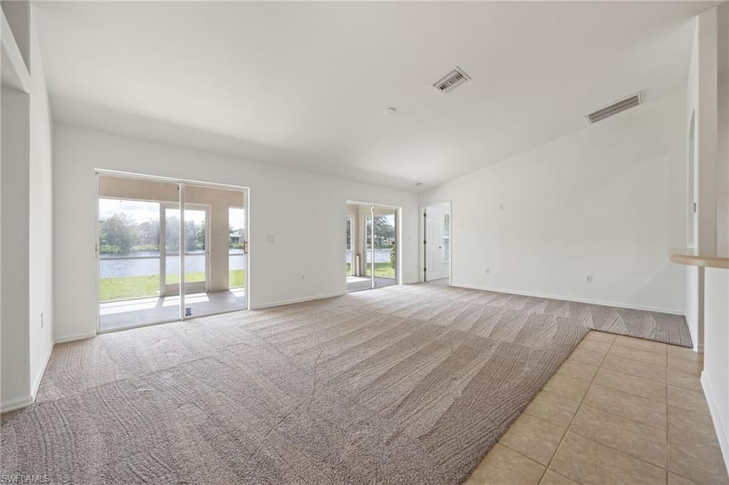 Empty room, Interior, Water
