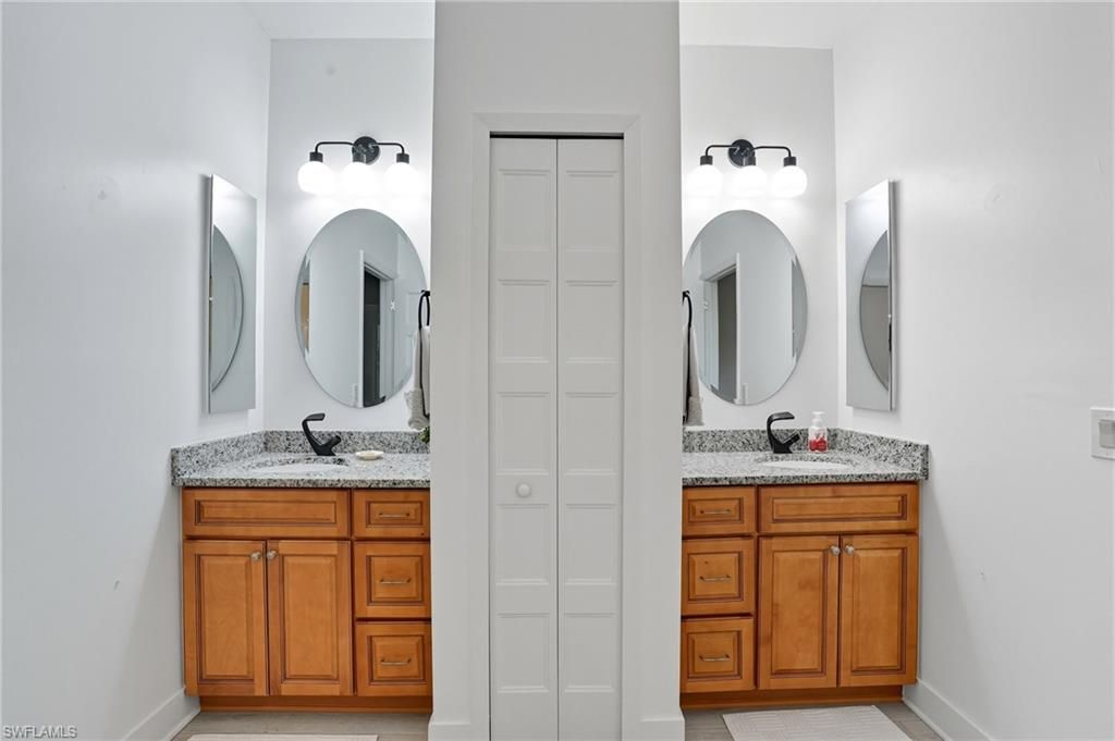 Bathroom, Dual Sink Vanities, Interior