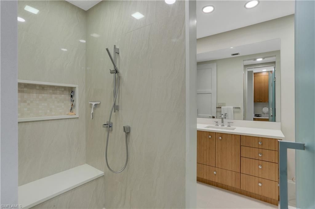 Bathroom, Interior, Recessed Lighting