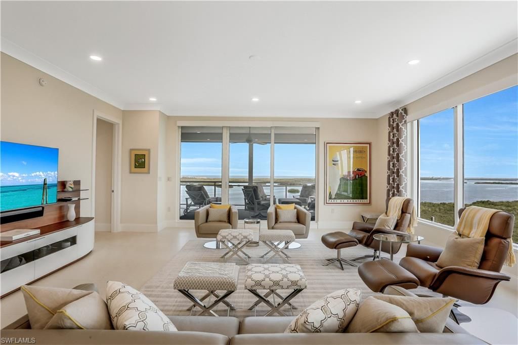 Interior, Living room, Recessed Lighting, Water