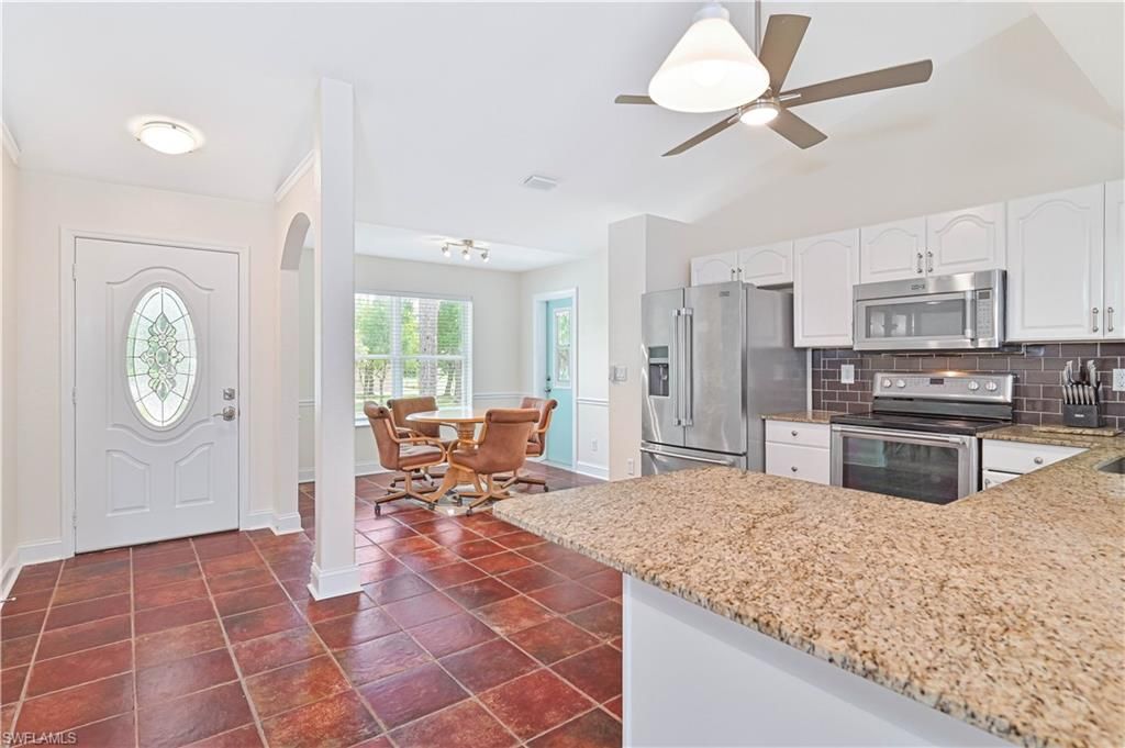 Dining room, Interior, Kitchen, Stainless Steel Appliances