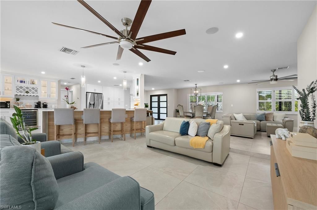 Dining room, Interior, Kitchen, Living room, Pendant Lights, Recessed Lighting, Stainless Steel Appliances