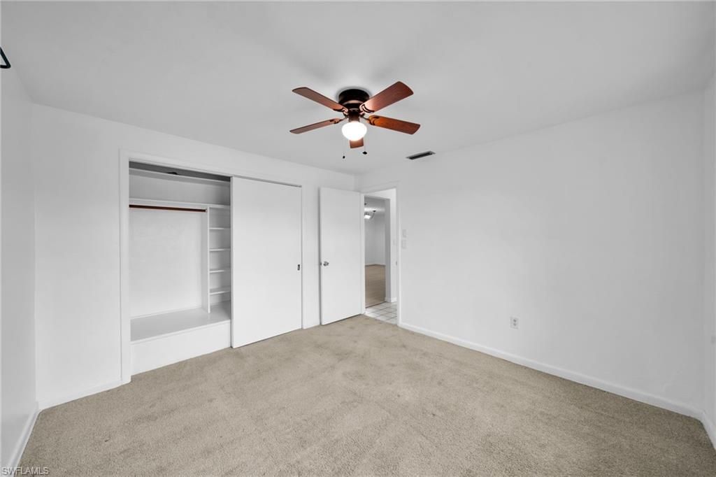 Empty room, Interior