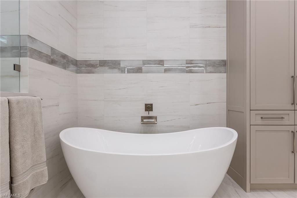 Bathroom, Free Standing Baths, Interior, Marble Walls