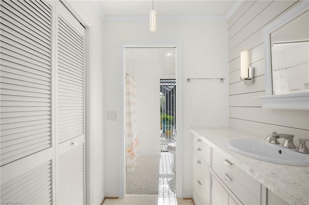 Bathroom, Interior, Pendant Lights