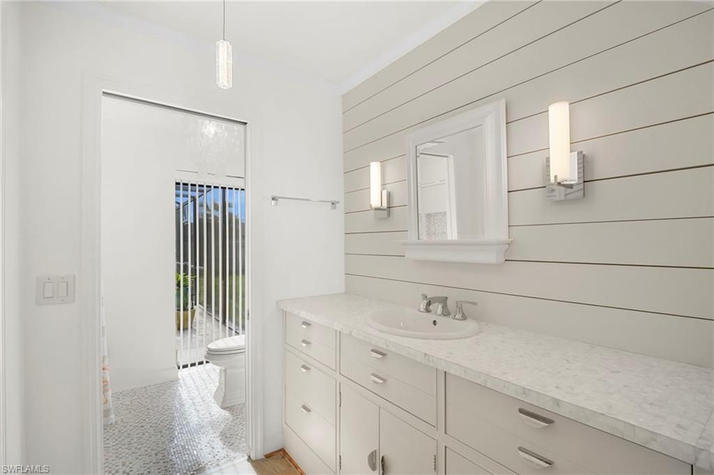 Bathroom, Interior, Pendant Lights