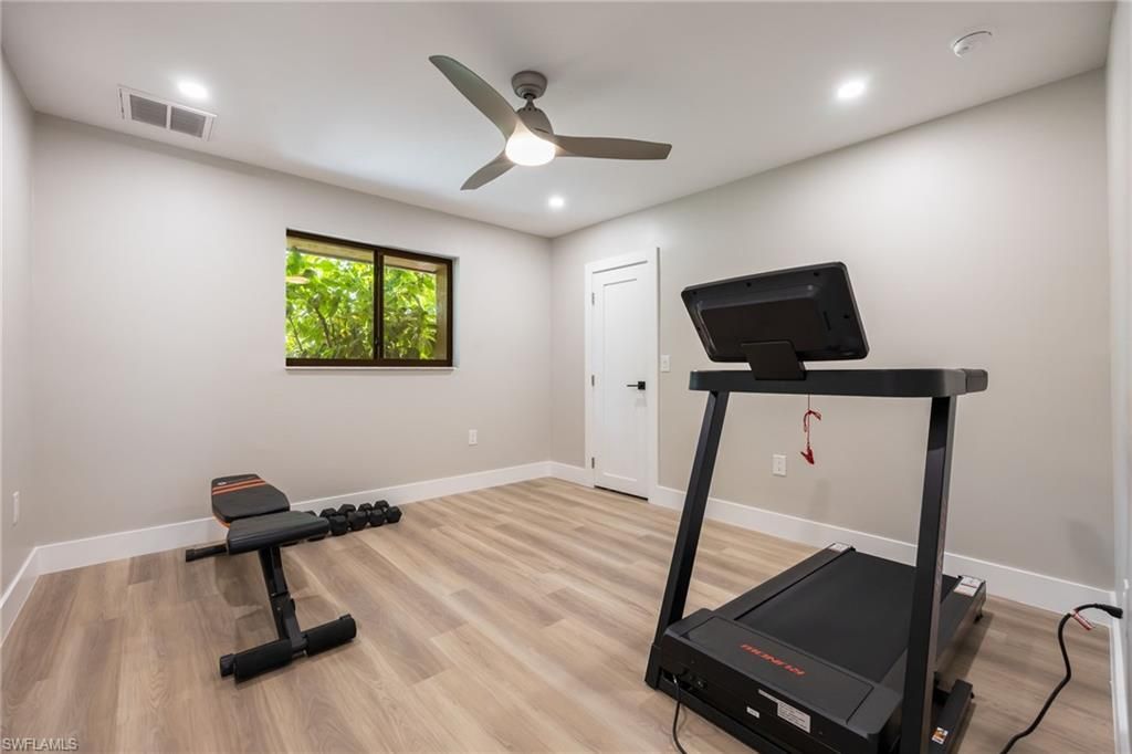 Fitness Equipment, Interior, Recessed Lighting, Wood Texture Flooring