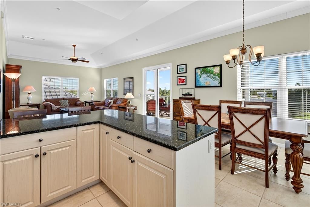Chandelier, Dining room, Interior, Living room, Pendant Lights