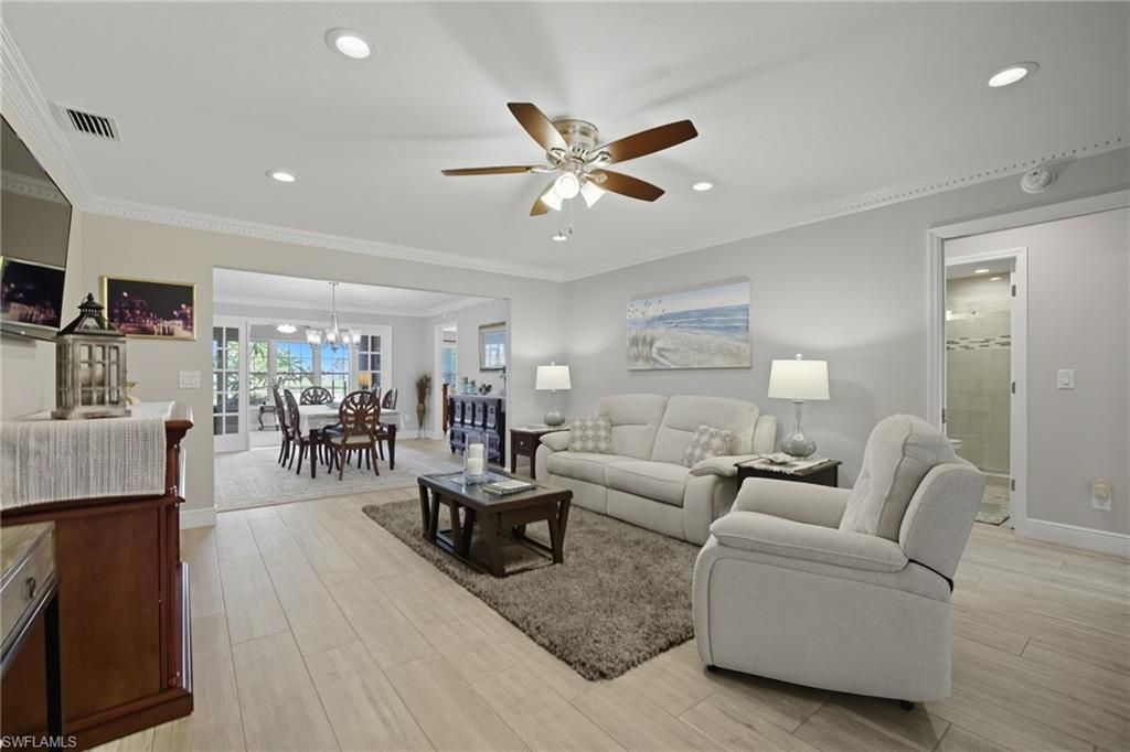 Dining room, Interior, Living room, Pendant Lights, Recessed Lighting, Wood Texture Flooring