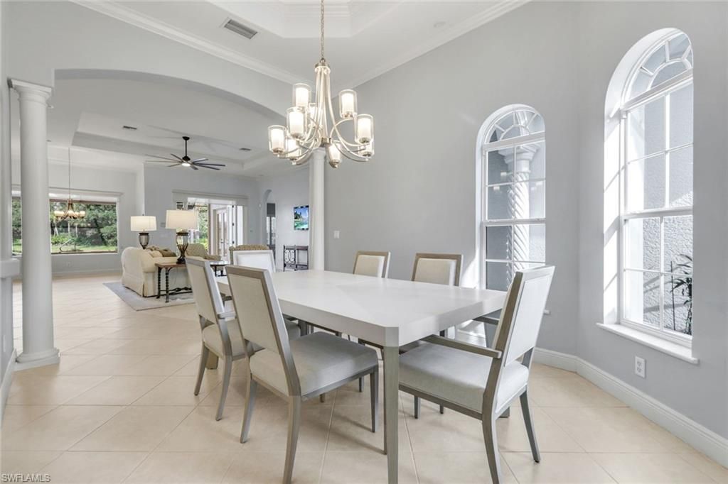 Chandelier, Dining room, Interior, Living room, Pendant Lights