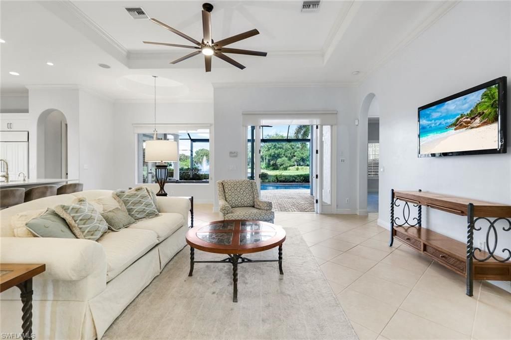 Interior, Living room, Pendant Lights, Recessed Lighting