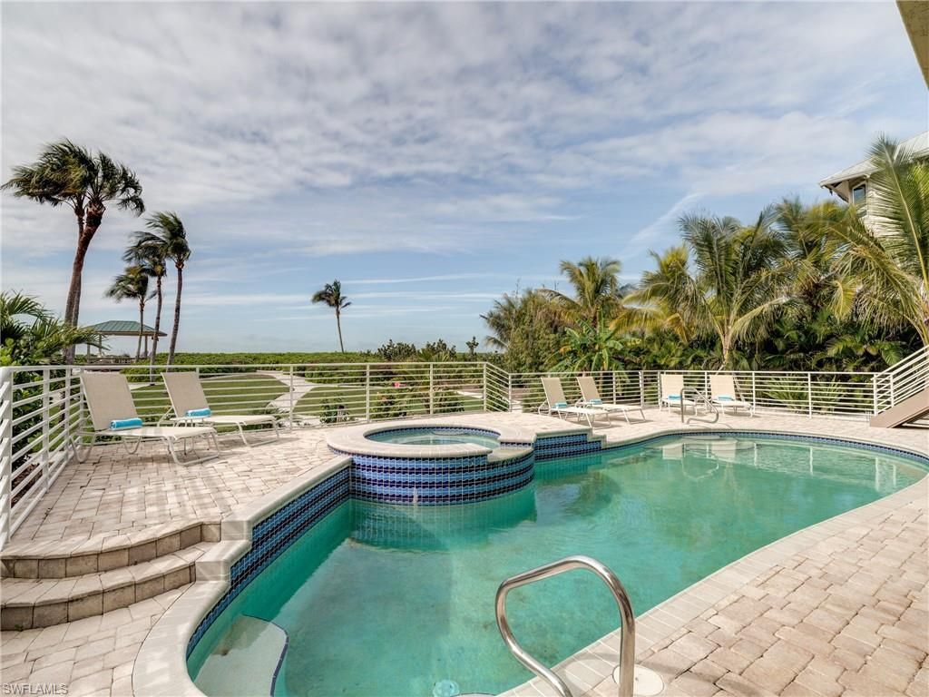 Exterior, Pool, Water