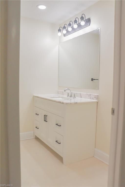 Bathroom, Interior, Recessed Lighting