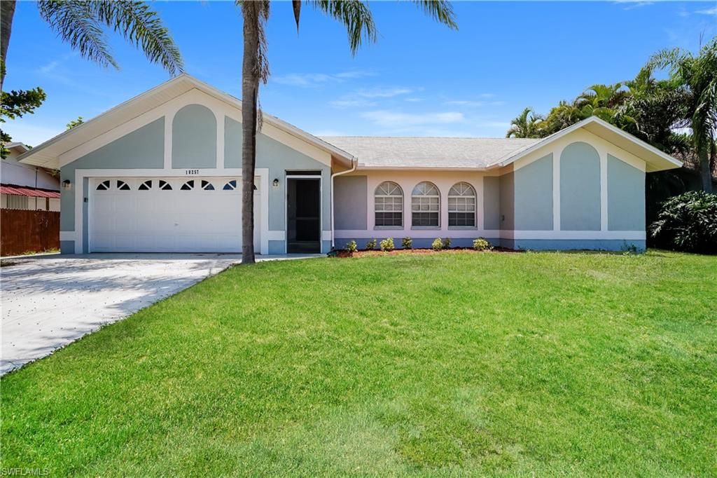 Attached, Backyard, Exterior, Facade, Ranch