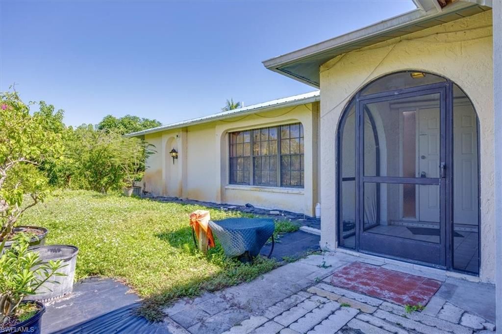 Backyard, Exterior