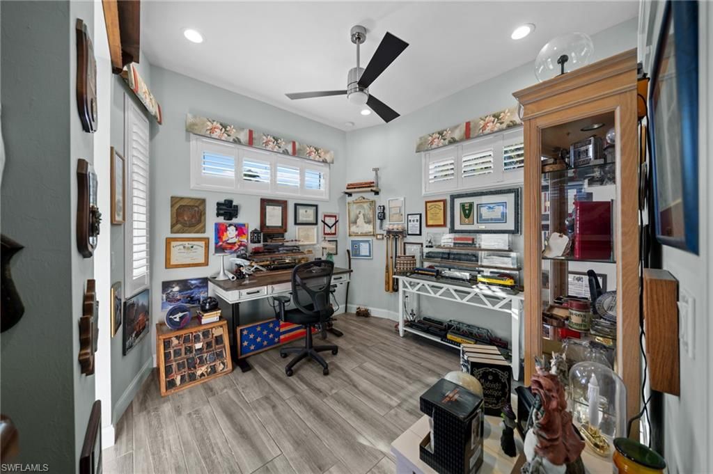 Home Office, Interior, Recessed Lighting, Wood Texture Flooring