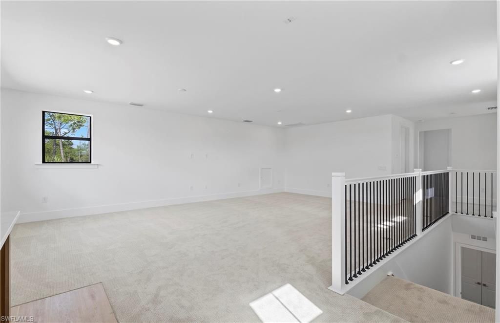 Empty room, Interior, Recessed Lighting