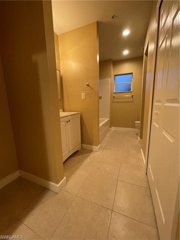 Bathroom, Interior, Recessed Lighting, Washer