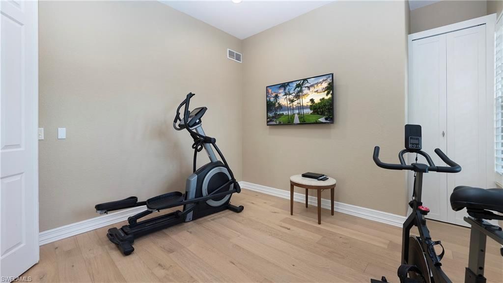 Fitness Equipment, Interior, Recessed Lighting, Wood Texture Flooring