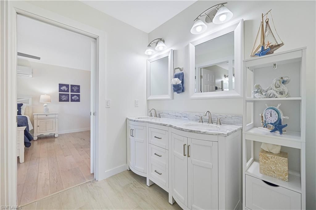 Bathroom, Dual Sink Vanities, Interior, Wood Texture Flooring