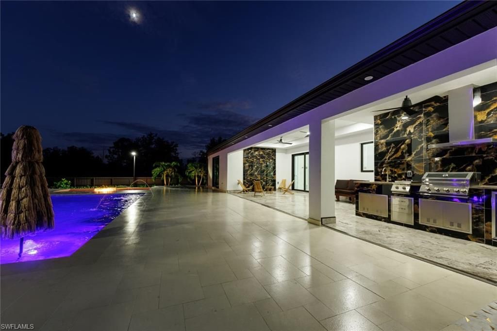 Exterior, Outdoor Kitchen, Pool