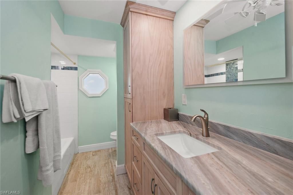 Bathroom, Interior, Recessed Lighting, Wood Texture Flooring