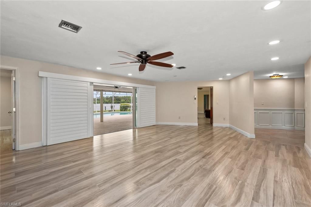 Empty room, Interior, Recessed Lighting, Wood Texture Flooring