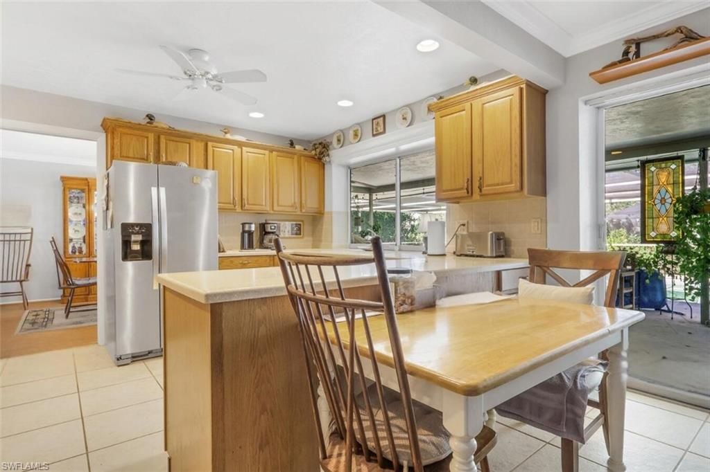Dining room, Interior, Kitchen, Recessed Lighting