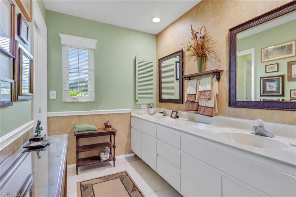 Bathroom, Dual Sink Vanities, Interior, Recessed Lighting
