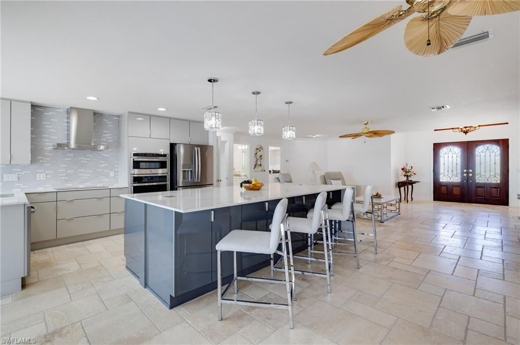 Dining room, Interior, Kitchen, Pendant Lights, Recessed Lighting, Stainless Steel Appliances
