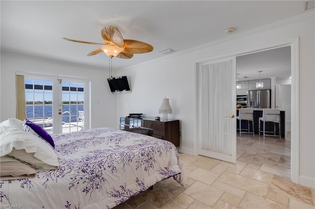 Bedroom, Interior, Kitchen, Pendant Lights, Stainless Steel Appliances, Water