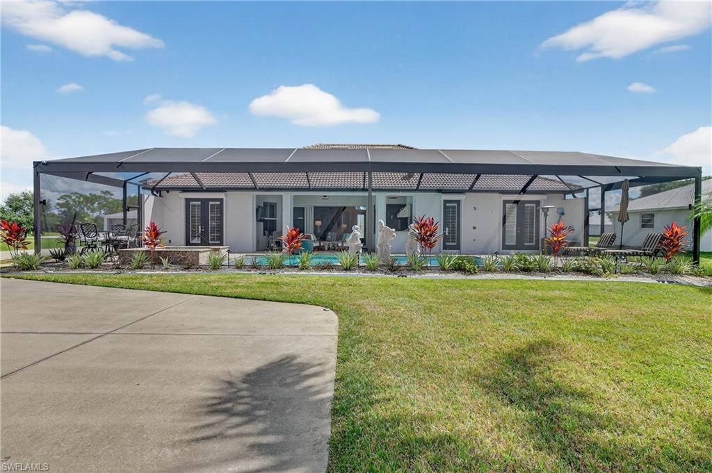 Backyard, Exterior, Facade, Modern