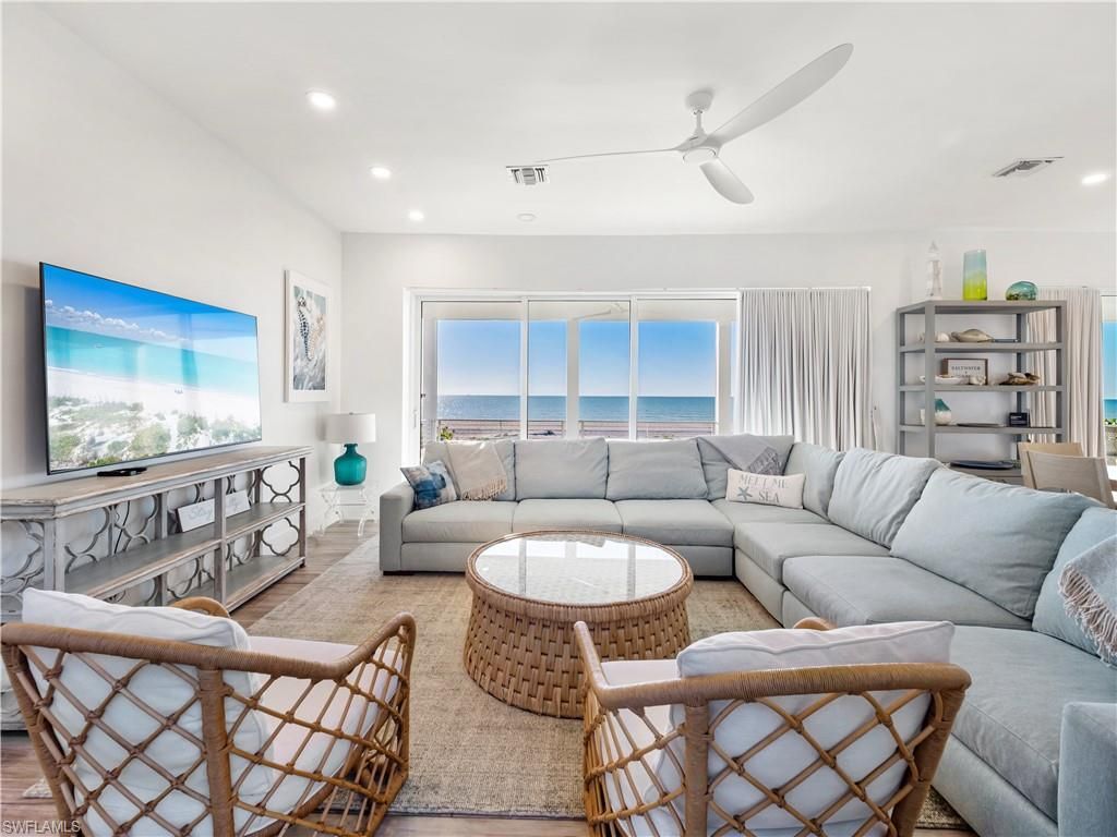 Interior, Living room, Recessed Lighting, Water, Wood Texture Flooring