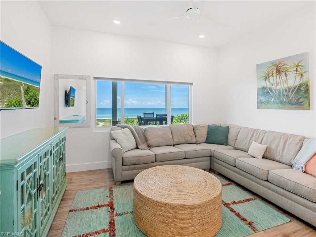 Interior, Living room, Recessed Lighting, Water, Wood Texture Flooring