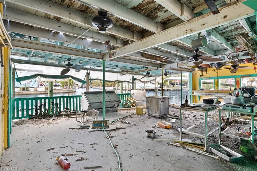 Interior, Sun Room, Wooden Beams