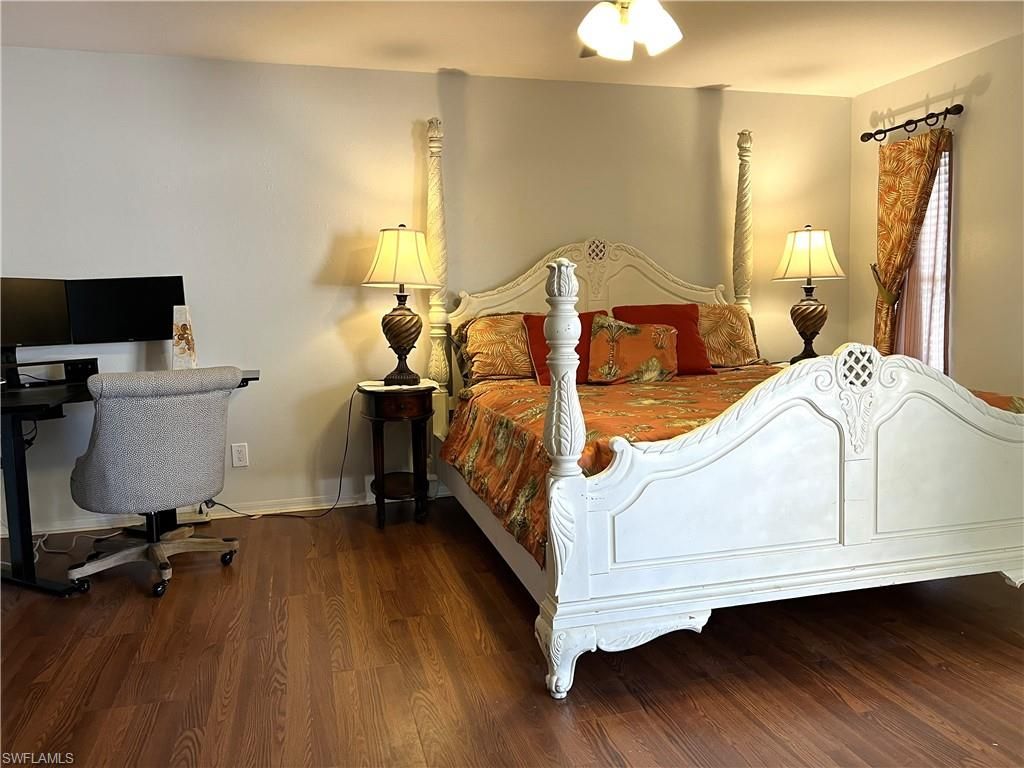 Bedroom, Home Office, Interior, Wood Texture Flooring