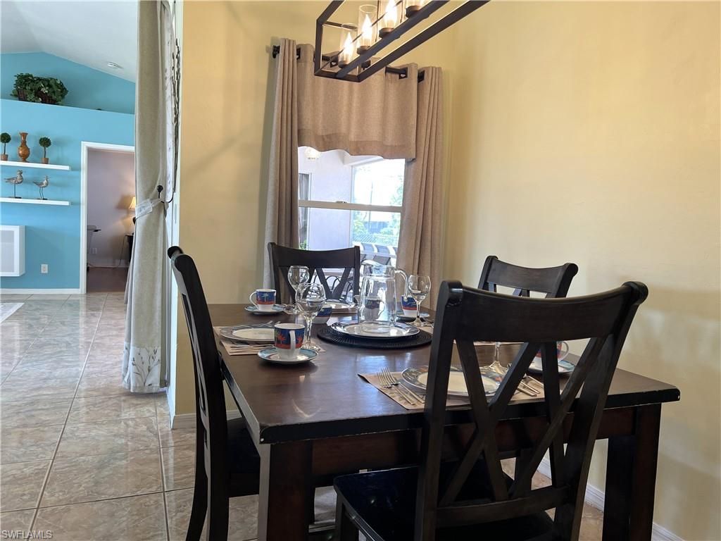 Chandelier, Dining room, Interior