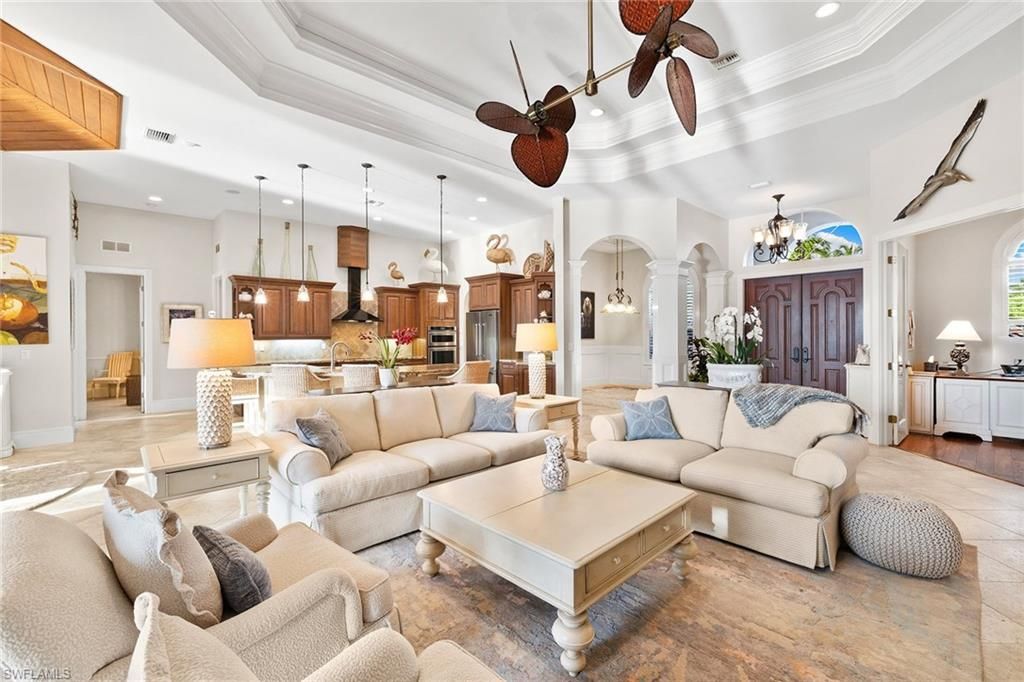 Chandelier, Interior, Kitchen, Living room, Pendant Lights, Recessed Lighting, Stainless Steel Appliances