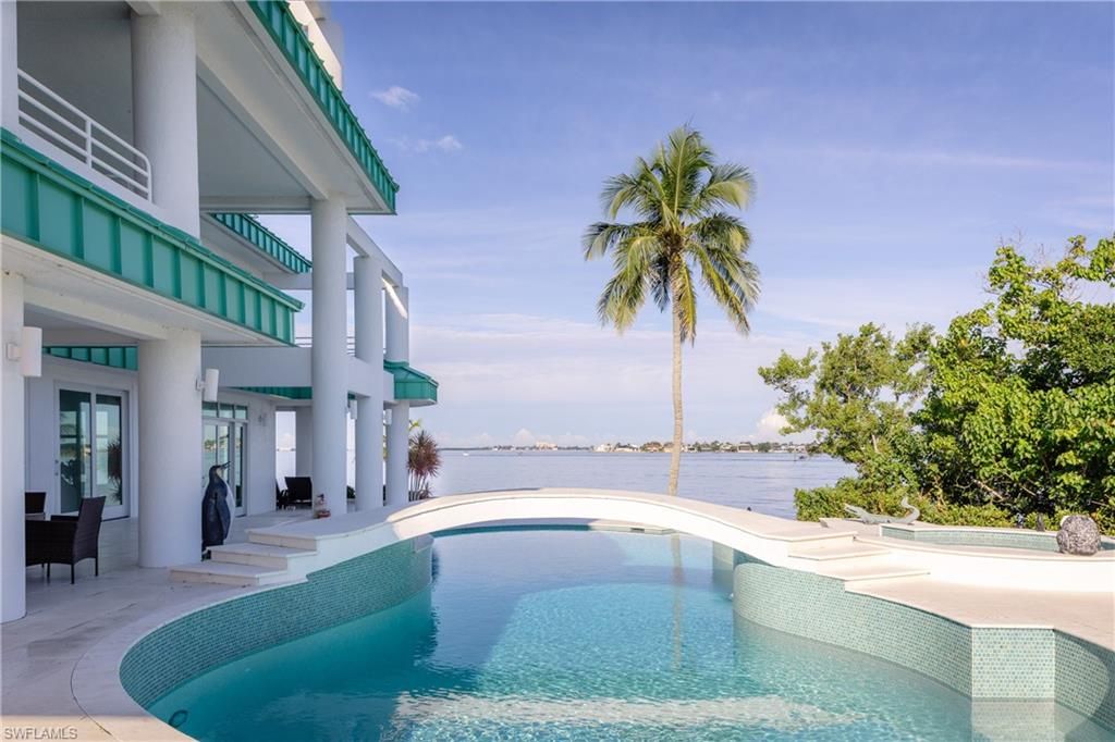 Exterior, Pool, Water