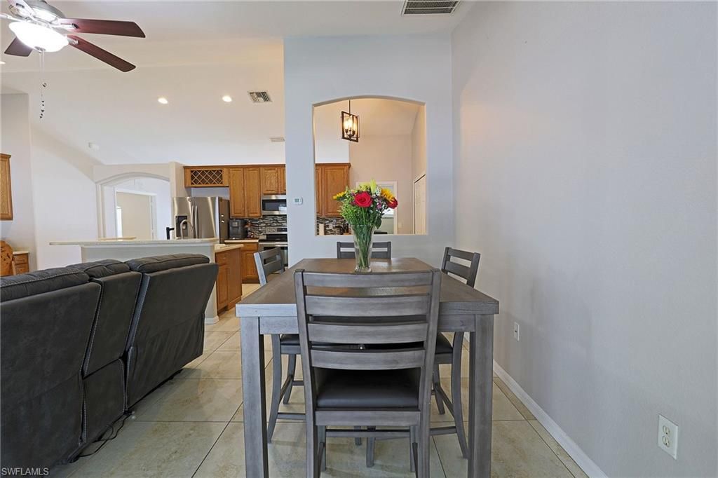 Dining room, Interior, Kitchen, Recessed Lighting, Stainless Steel Appliances