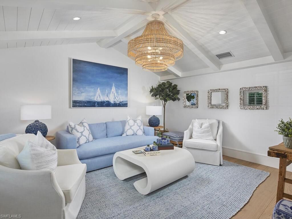 Chandelier, Interior, Living room, Recessed Lighting, Wood Texture Flooring