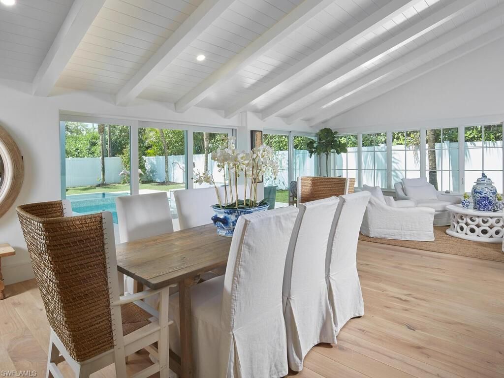 Dining room, Interior, Living room, Recessed Lighting, Wood Texture Flooring