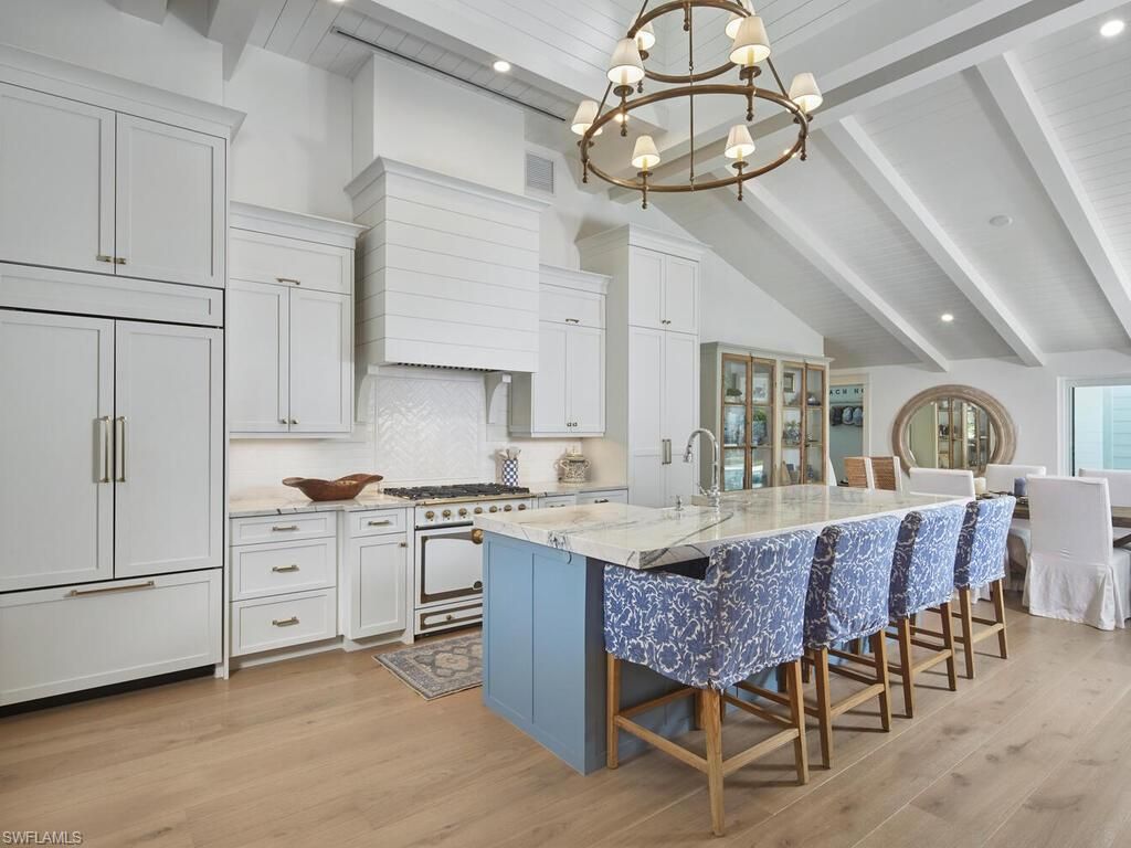 Chandelier, Dining room, Interior, Kitchen, Recessed Lighting, Stainless Steel Appliances, Wood Texture Flooring