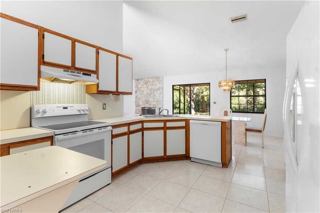 Dining room, Interior, Kitchen, Pendant Lights