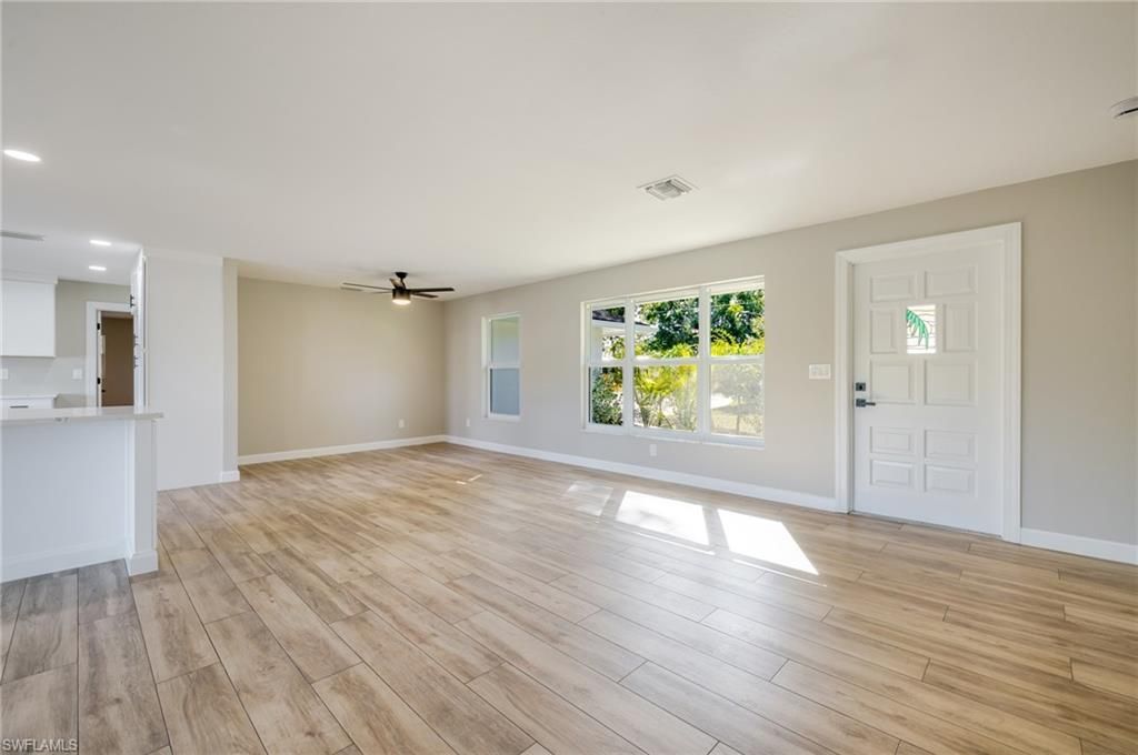 Empty room, Interior, Recessed Lighting, Wood Texture Flooring