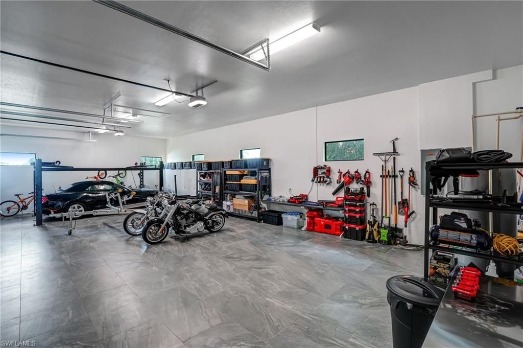 Garage, Interior