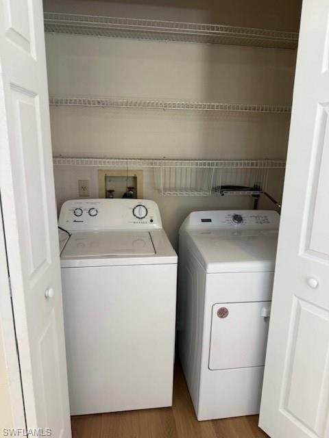 Interior, Utility Closets, Washer, Wood Texture Flooring